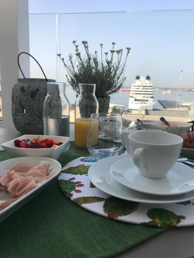 La Terrazza Sul Porto Couette-café