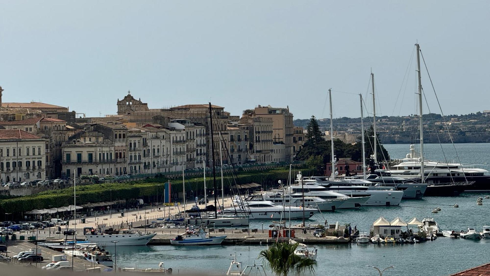 La Terrazza Sul Porto Couette-café *