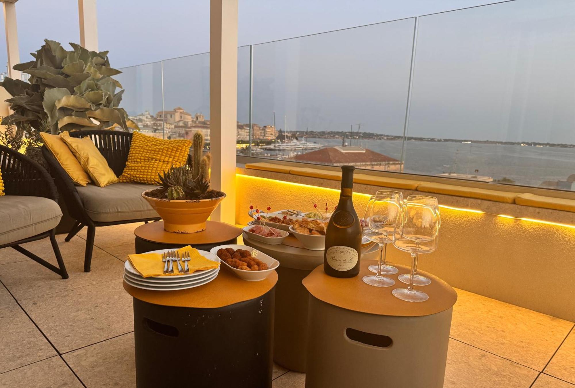 La Terrazza Sul Porto Couette-café *