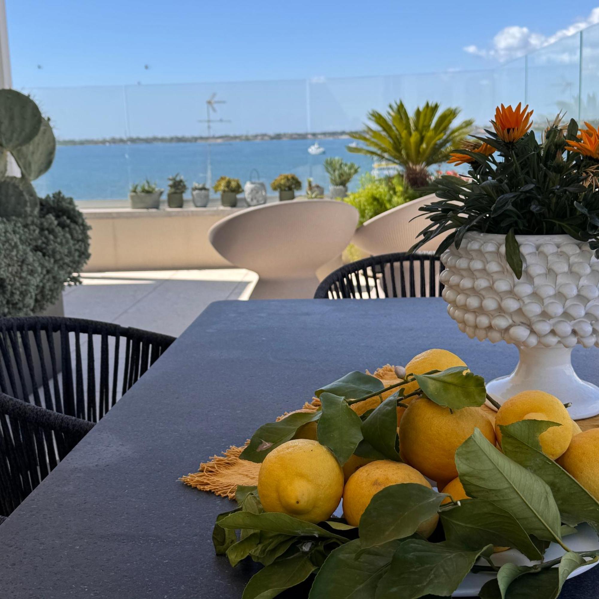 La Terrazza Sul Porto Couette-café